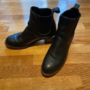 Red wing Harriet Chelsea boots great condition size 9.5
